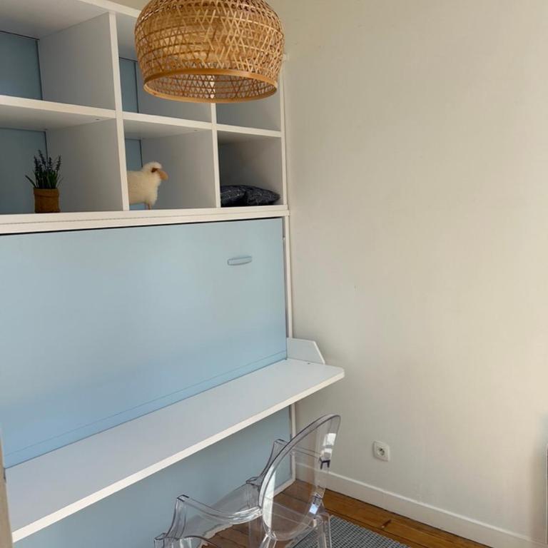 Fantastic 3-Room apartment heart of les Chartrons - Bordeaux - Two-Bedroom Apartment - 26