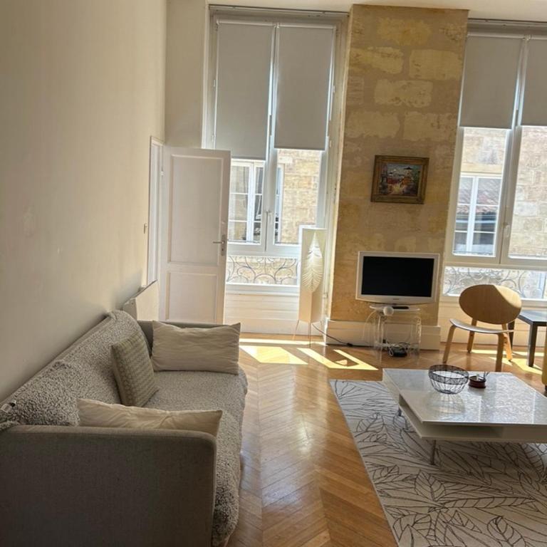 Fantastic 3-Room apartment heart of les Chartrons - Bordeaux - Two-Bedroom Apartment - 10