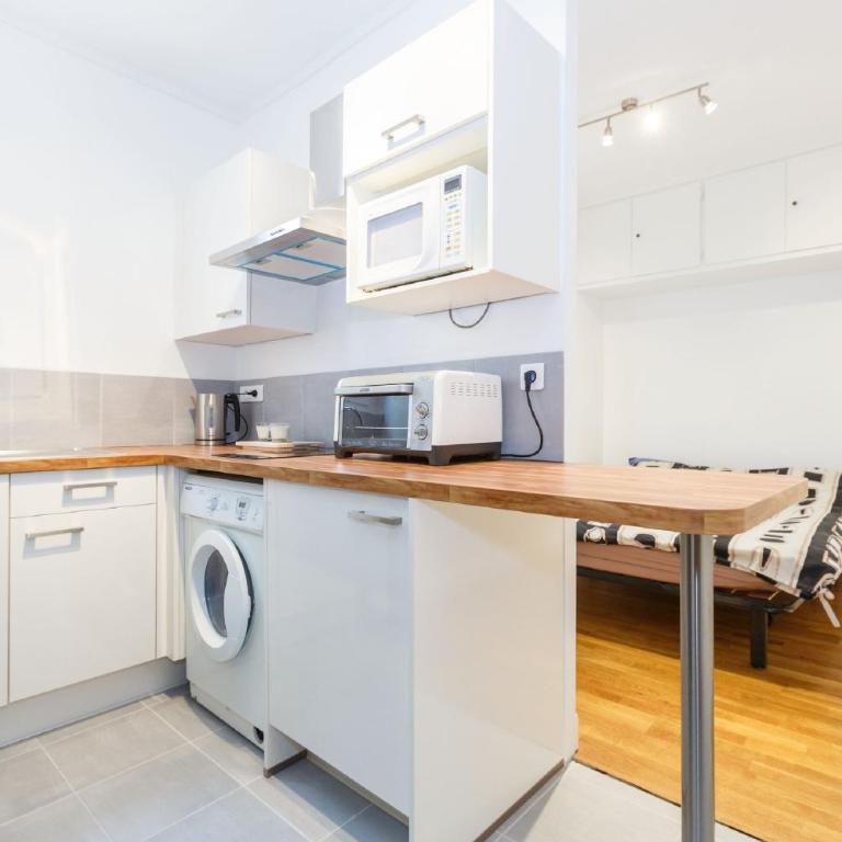Paris studio Rue du Maine - all bills included - next to Montparnasse train station & close to 6th arrondissement - Appartement 1 Chambre - 4