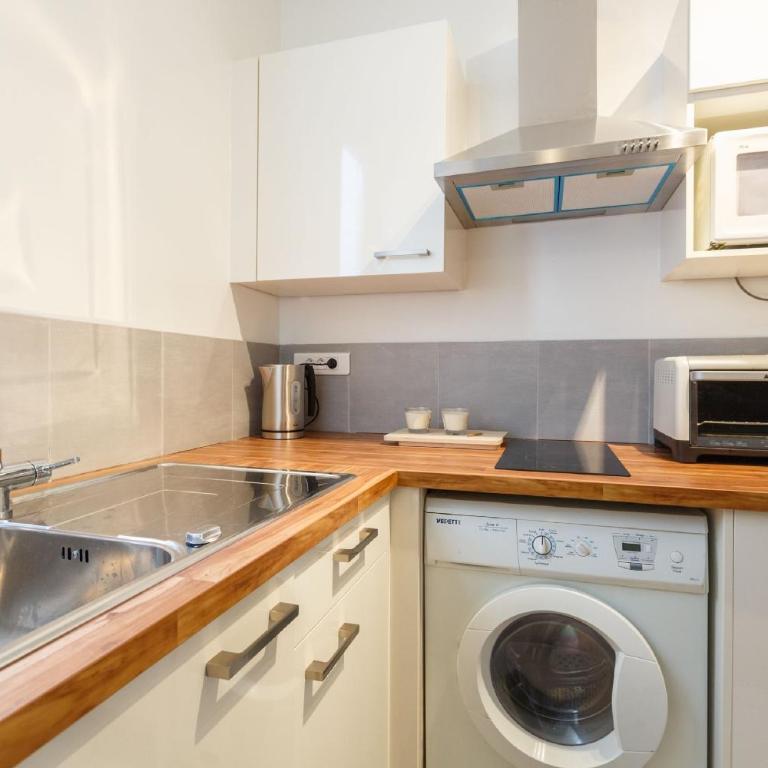 Paris studio Rue du Maine - all bills included - next to Montparnasse train station & close to 6th arrondissement - Appartement 1 Chambre - 5