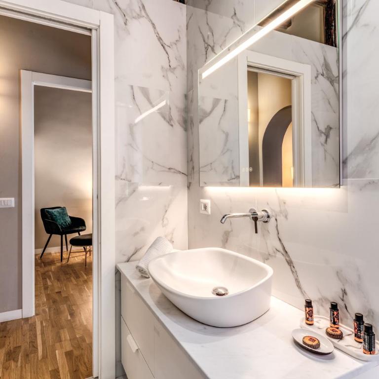 Trevi Beau Boutique Hotel - Suite con 2 Camere da Letto - 12