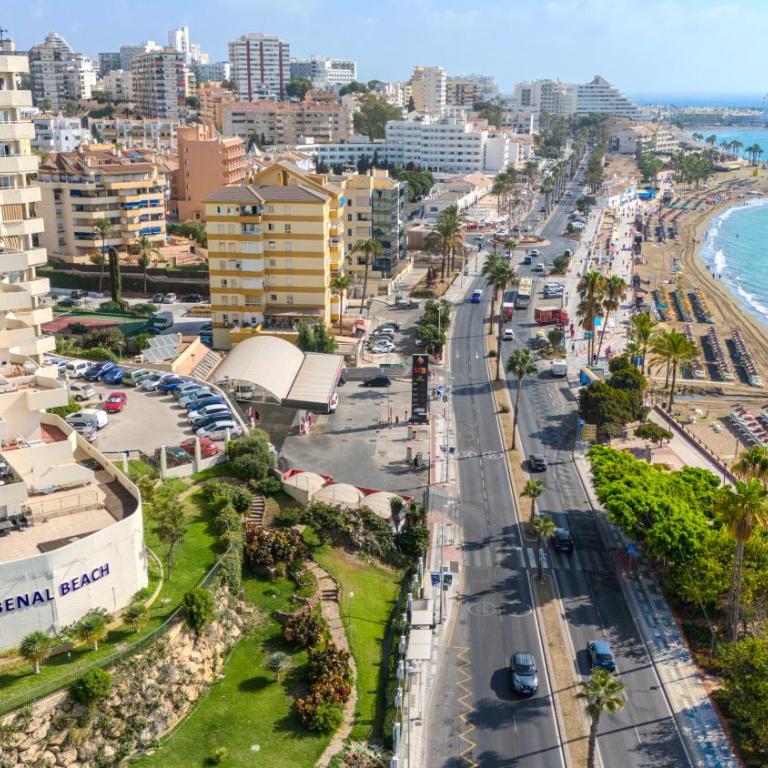 Apartamento vistas al mar y piscina Benalmádena - Apartamento de 1 dormitorio - 2