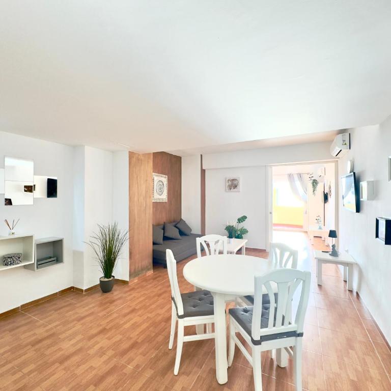 Apartamento vistas al mar y piscina Benalmádena - Apartamento de 1 dormitorio - 4