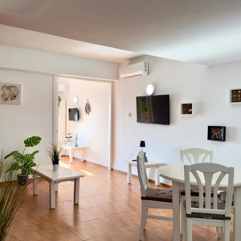 Apartamento vistas al mar y piscina Benalmádena - Apartamento de 1 dormitorio - 23