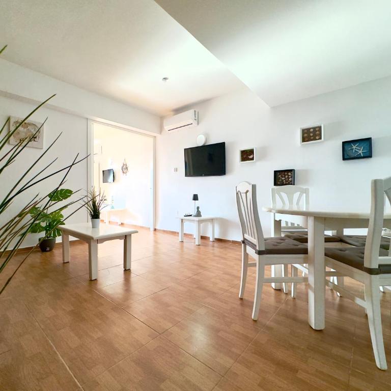 Apartamento vistas al mar y piscina Benalmádena - Apartamento de 1 dormitorio - 10