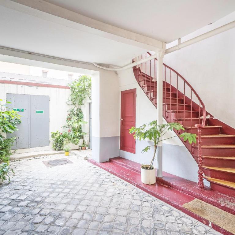 Paris studio Rue Roger #1 - all bills included - direct train from CDG airport - One-Bedroom Apartment - 8