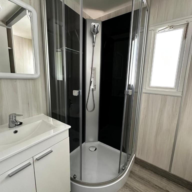 Complejo Turístico & Camping Cabopino - Bungalow Familiar - 6