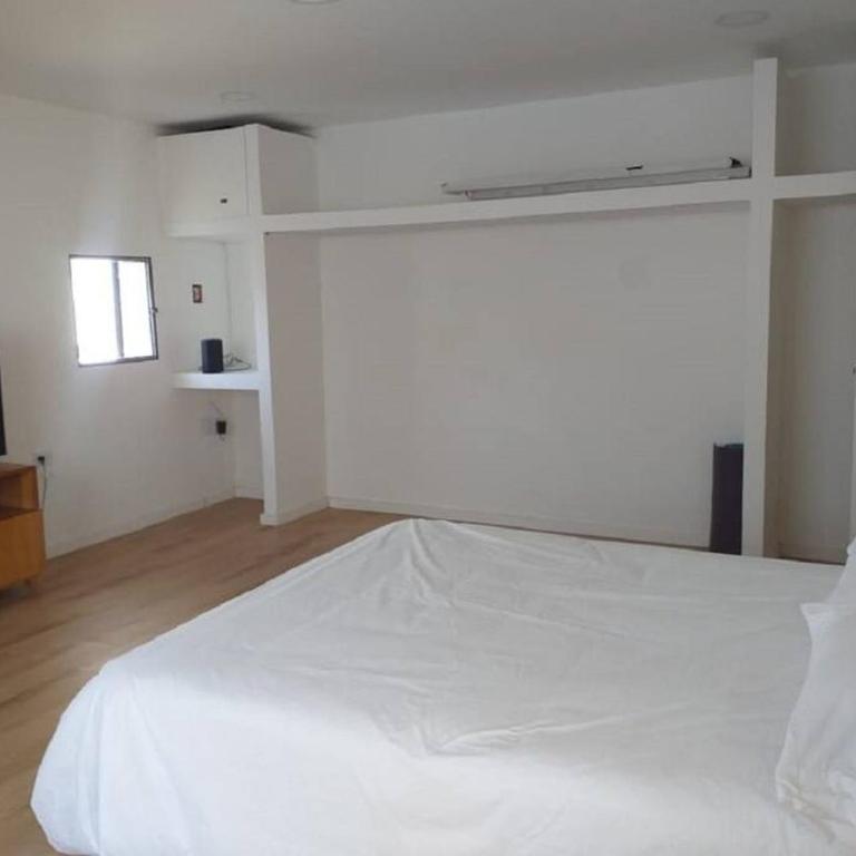 Casa luminosa con jardín arbolado y garage - Casa de 2 dormitorios - 15