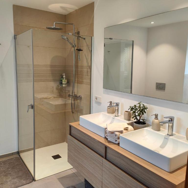 Garden Suites luxury apartment - Two-Bedroom Apartment - 31