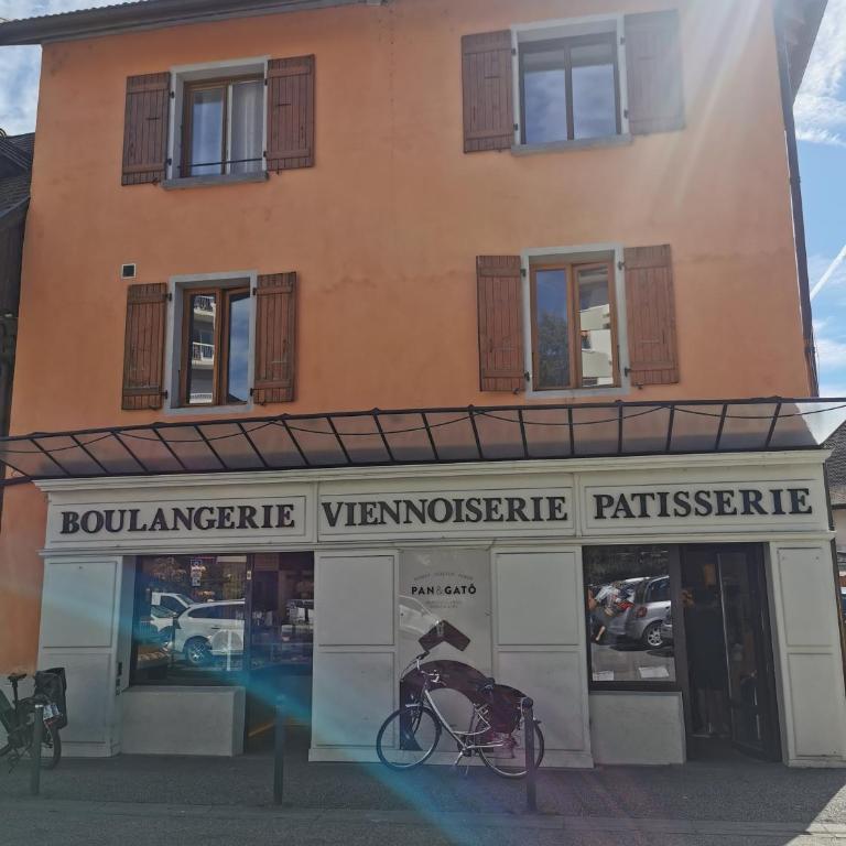 Charmant appartement à 1 minute du lac - Apartment mit 1 Schlafzimmer - 3