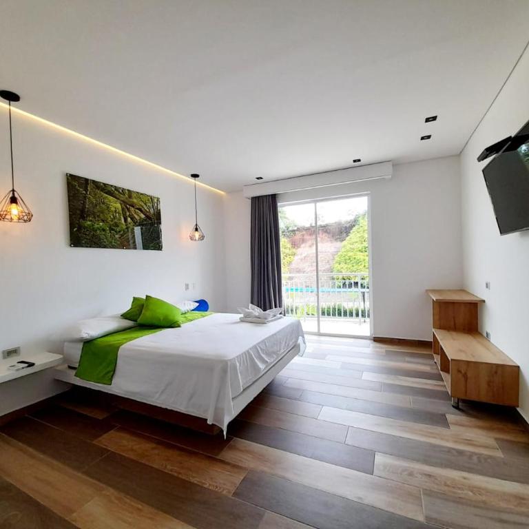 Hotel Monte Bello - Habitación Individual Deluxe con balcón - 4