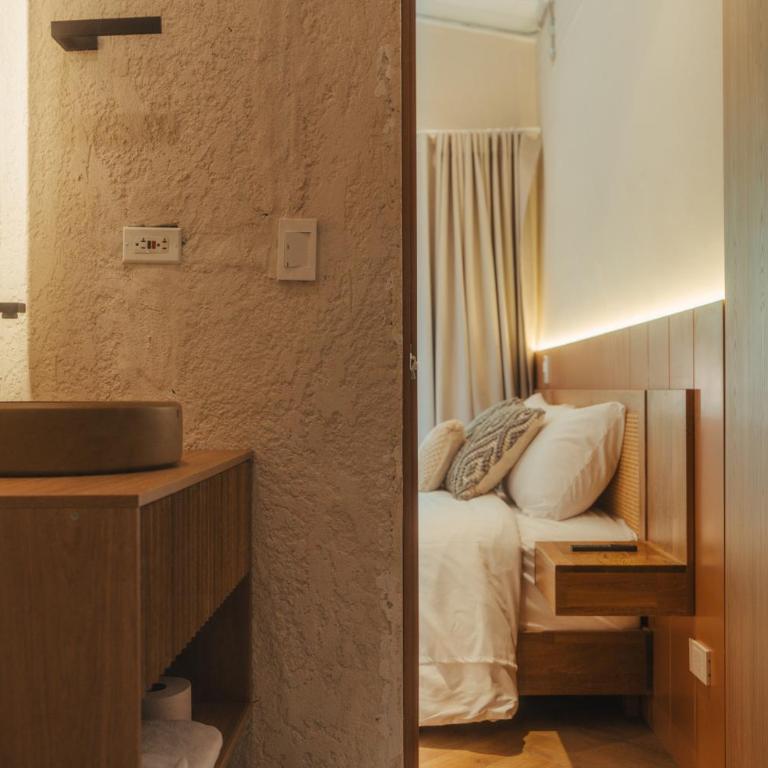 Hotel Boutique Roomzz Laureles - Habitación Doble Deluxe con balcón - 10