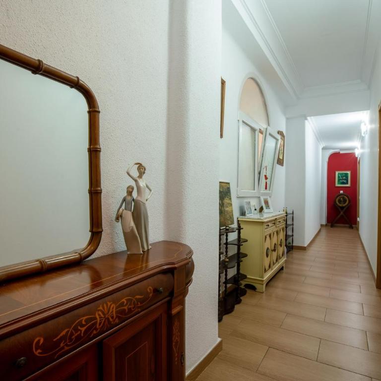 Mirador 1 del Mercado Central - habitacion con baño privado en el centro de la Ciudad Vella - One-Bedroom Apartment - 15