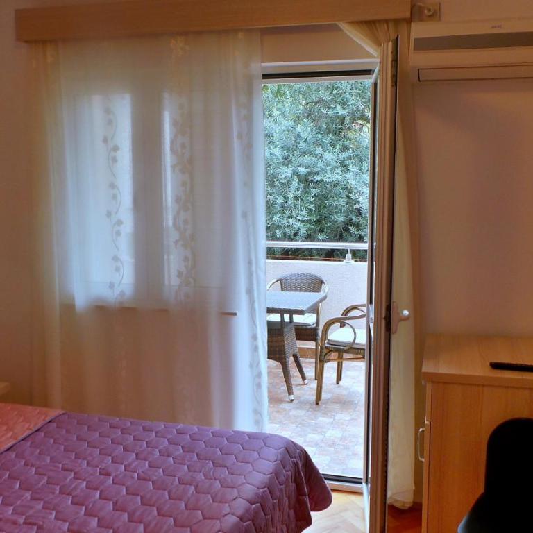 El Mar Apartments - Double Room with Private Bathroom - 1