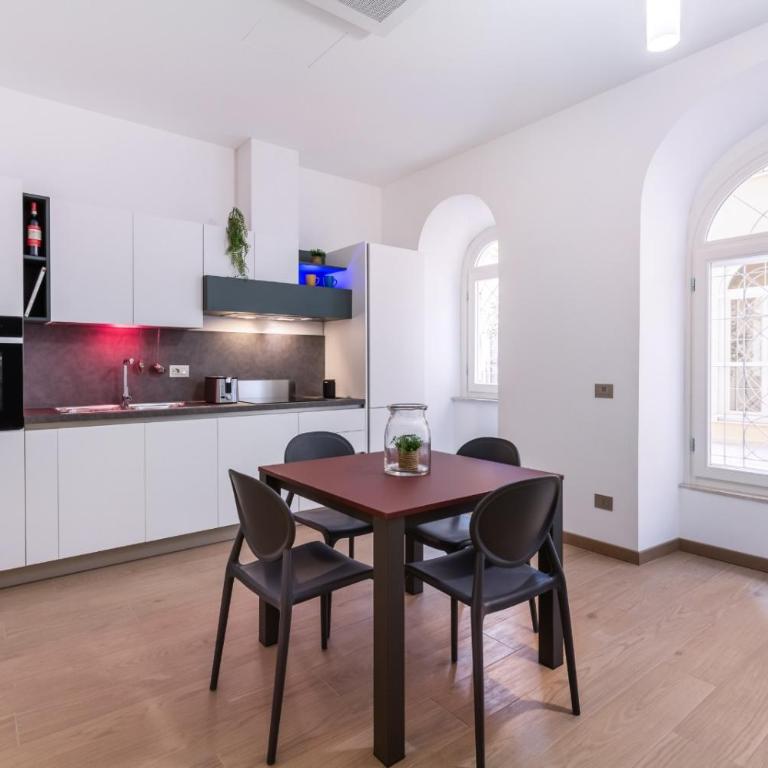 JOIVY Cavour 238 - Appartamento con 1 Camera da Letto - 1