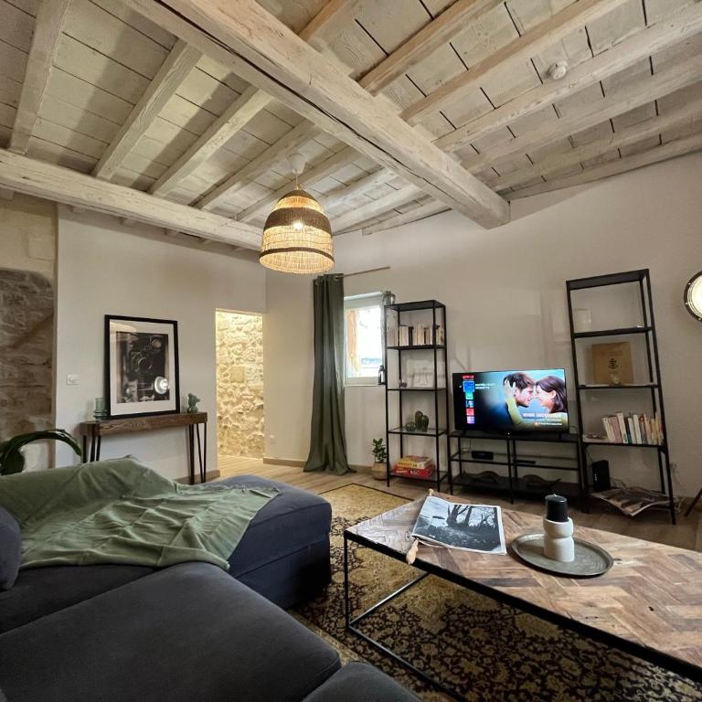 Charmante maison en Arles : La Roquette - One-Bedroom Apartment - 13