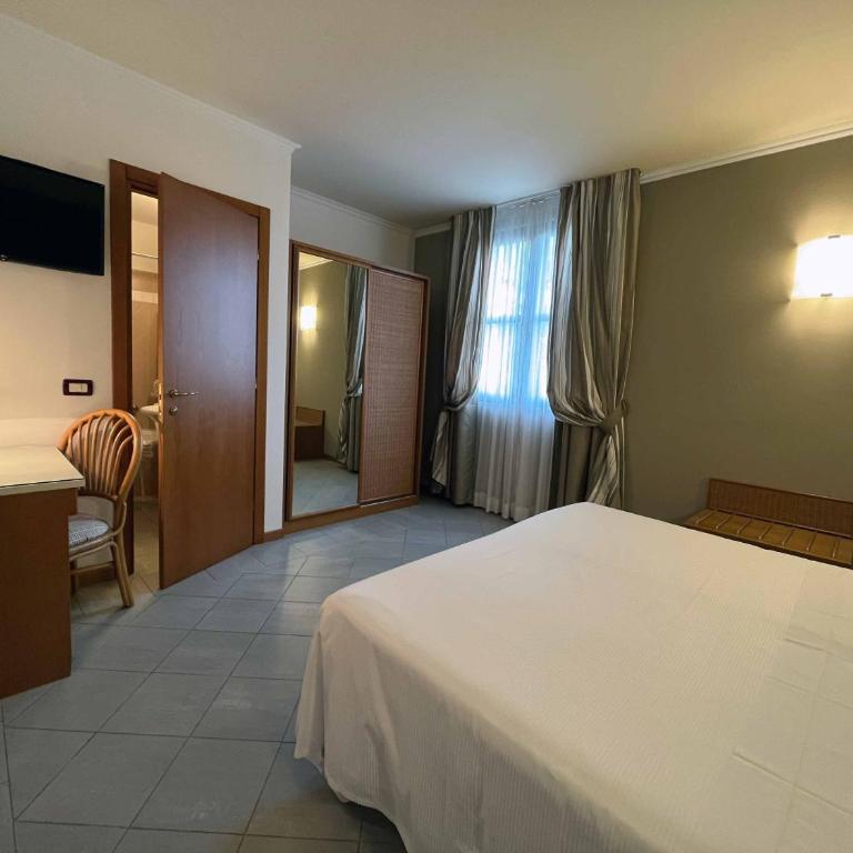 Hotel Regina - Camera Matrimoniale Standard - 2