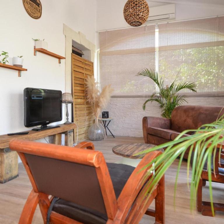 Amazing Home In Arles - Maison de Vacances 3 Chambres - 5