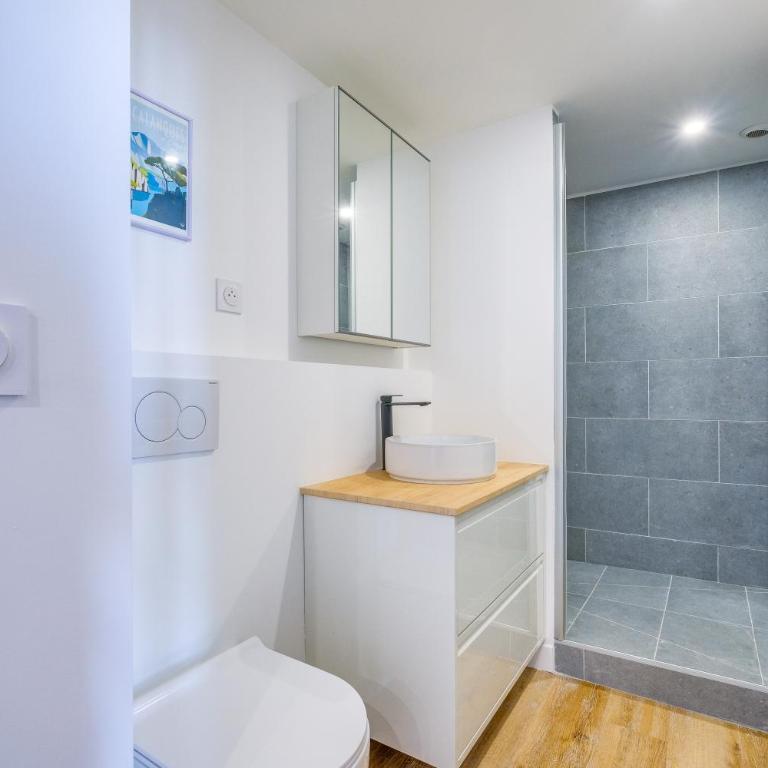 Le Cosy, Elegant, Calm, Central, Bright - Two-Bedroom Apartment - 10