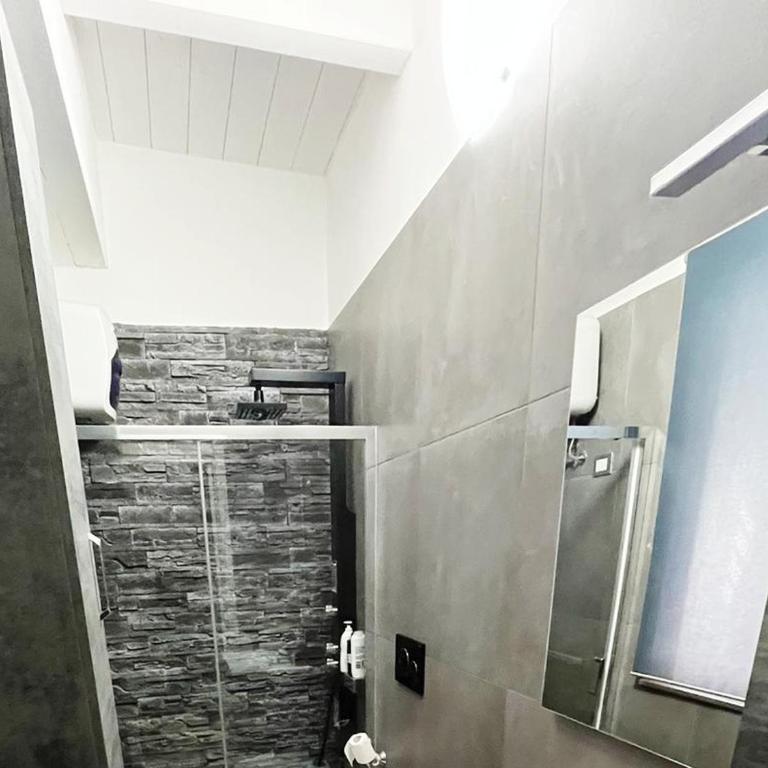 Villa Flower's House di Doris Simone - Three-Bedroom Villa - 15