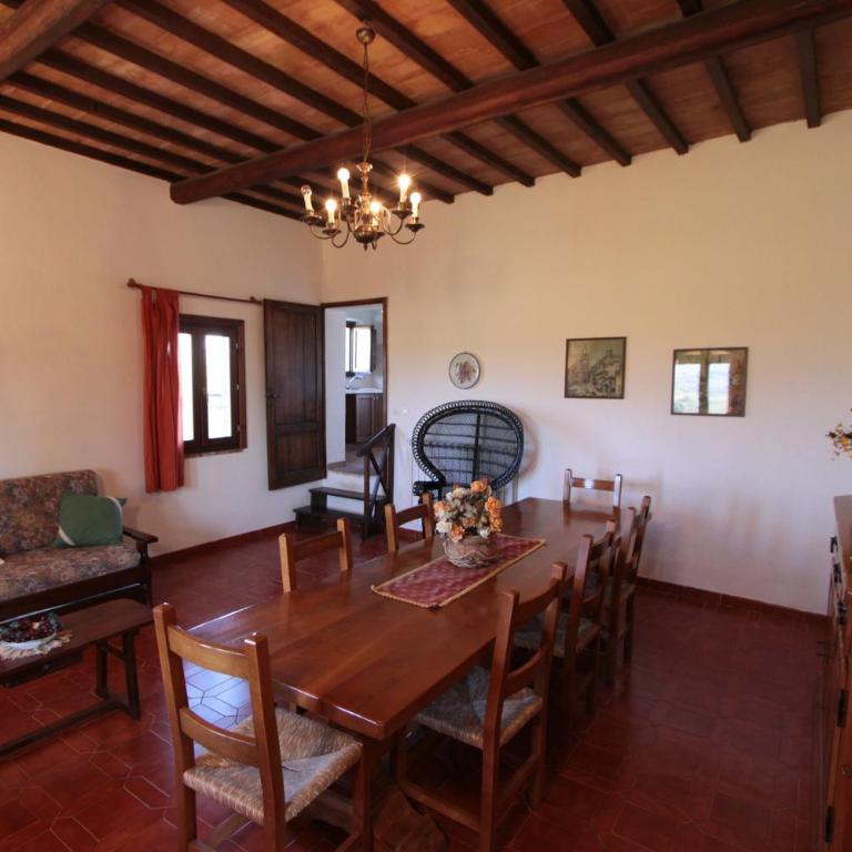 Agriturismo Montegonfoli - Large Two-Bedroom Apartment with Balcony - 8
