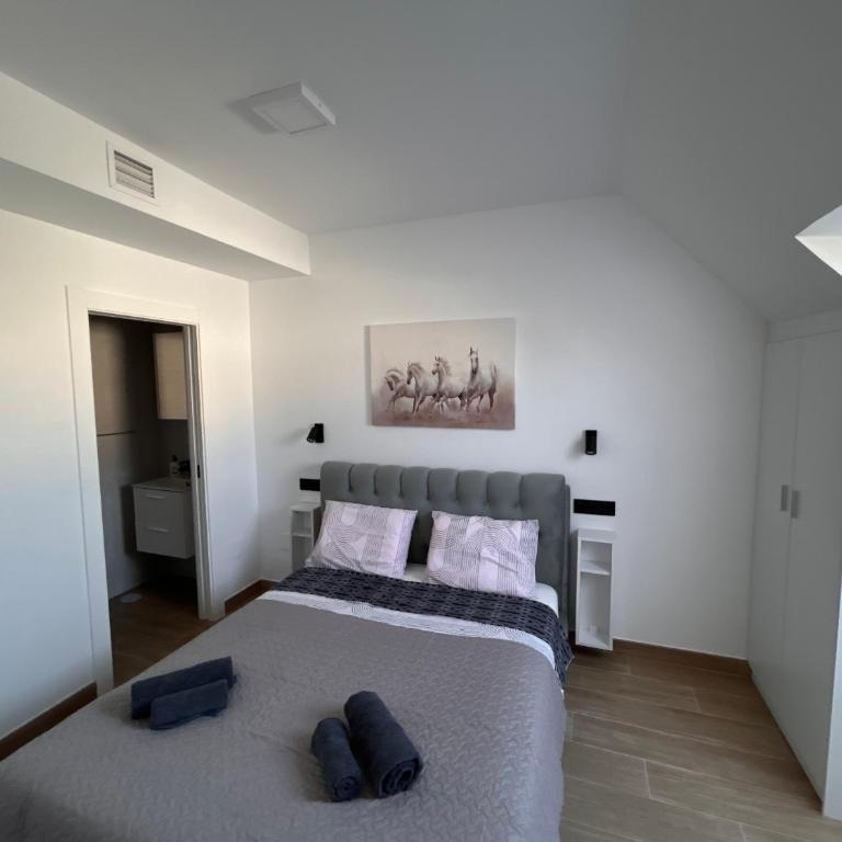 New Central & Cosy Apartment at Fuengirola Beach - One-Bedroom Apartment with City View - 10