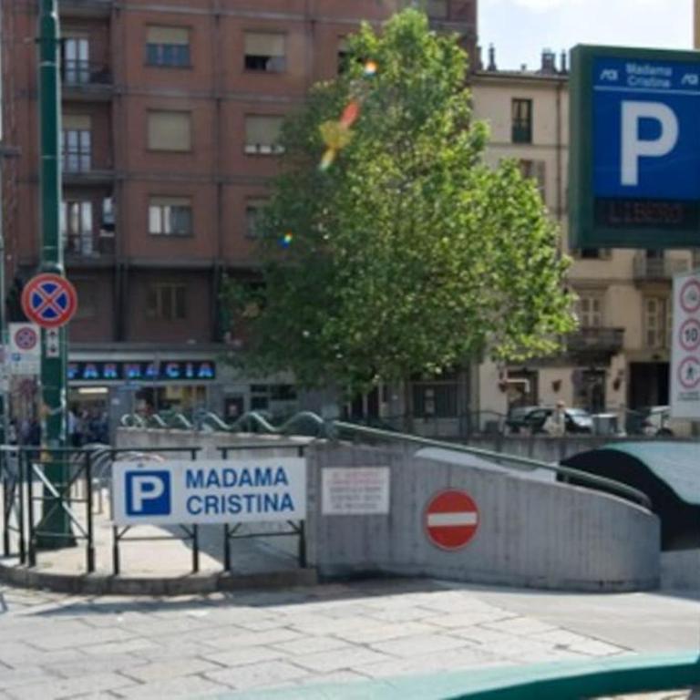 quadrilocale 3 bagni Torino centro - Appartamento con 3 Camere da Letto e con Balcone - 57