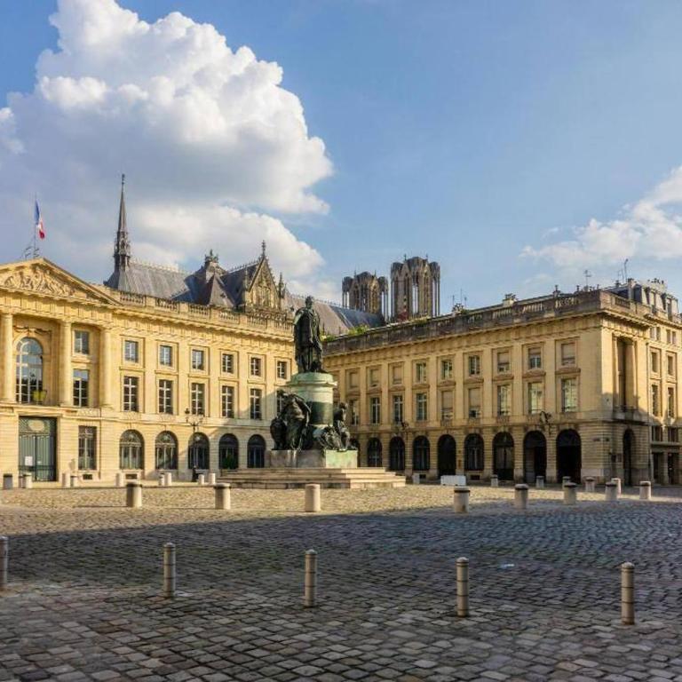 Bulle, vue Cathédrale incroyable - Apartamento de 1 dormitorio - 3