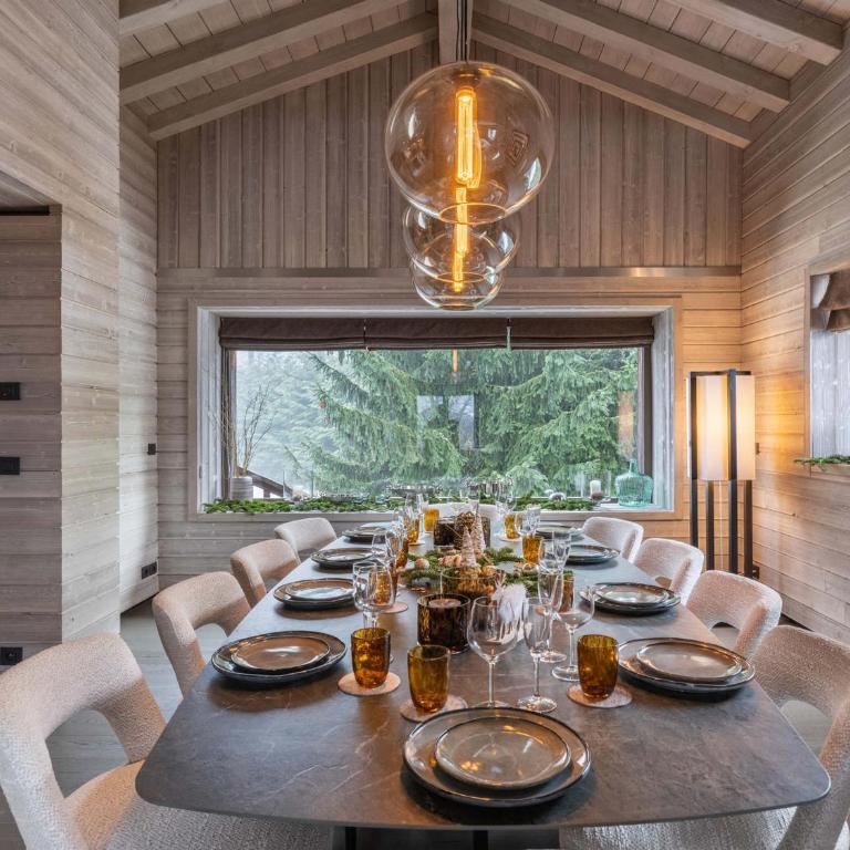 Luxueux chalet 6 chambres avec jacuzzi et home-cinéma à Megève, proche centre - FR-1-569-93 - Chalet - 6