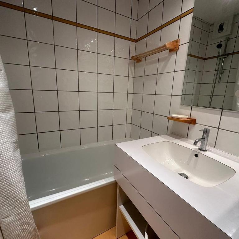 Studio divisible confortable · Ski aux pieds · Animaux admis - Studio - 11