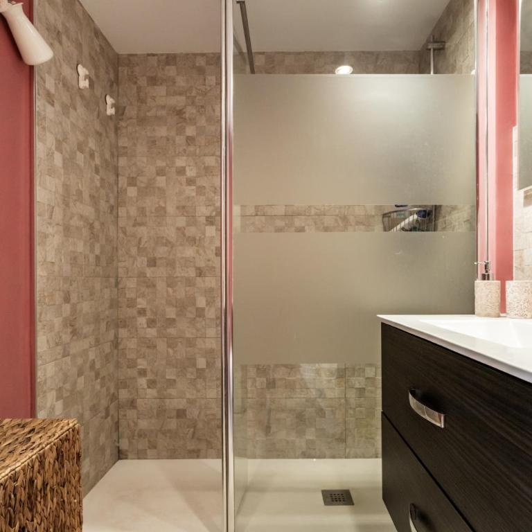 2 habitaciones y 2 baños, vista lateral mar Sofia 2 by Sur Suites - Two-Bedroom Apartment - 10