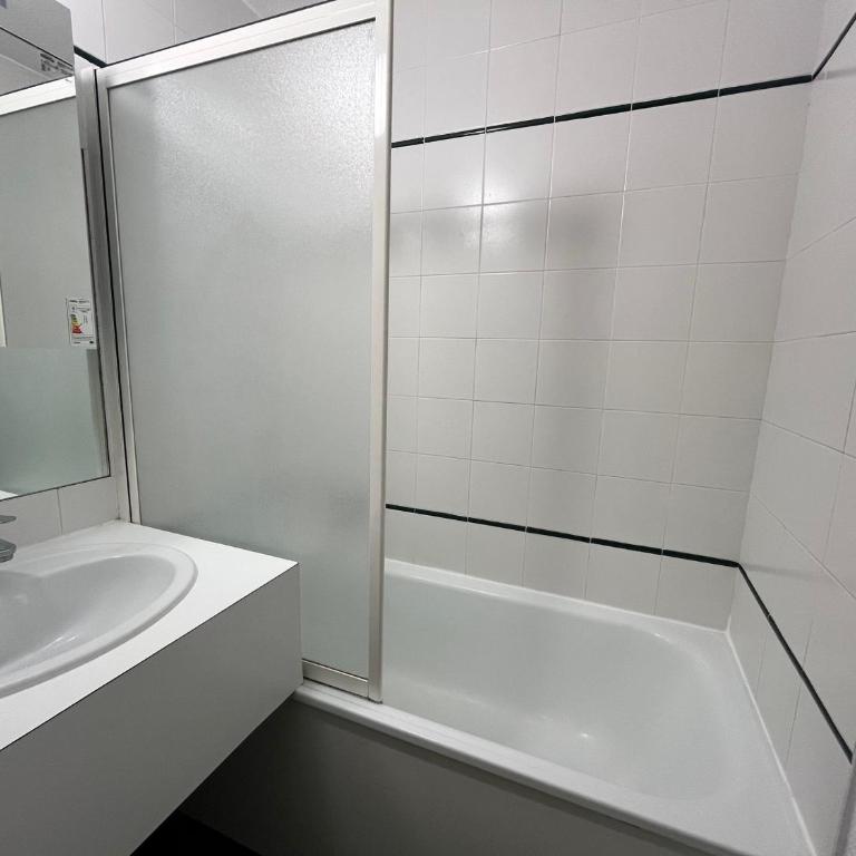 Appartement fonctionnel au cœur de la station avec balcon - One-Bedroom Apartment - 10