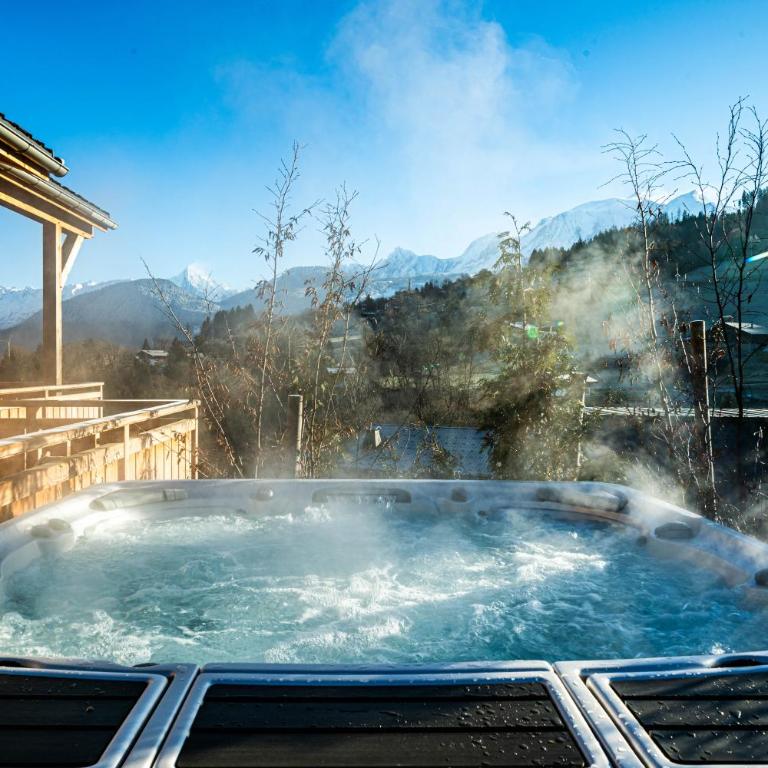 Chalet Tiki avec jacuzzi, terrasse, 5 chambres - Chalet - 5