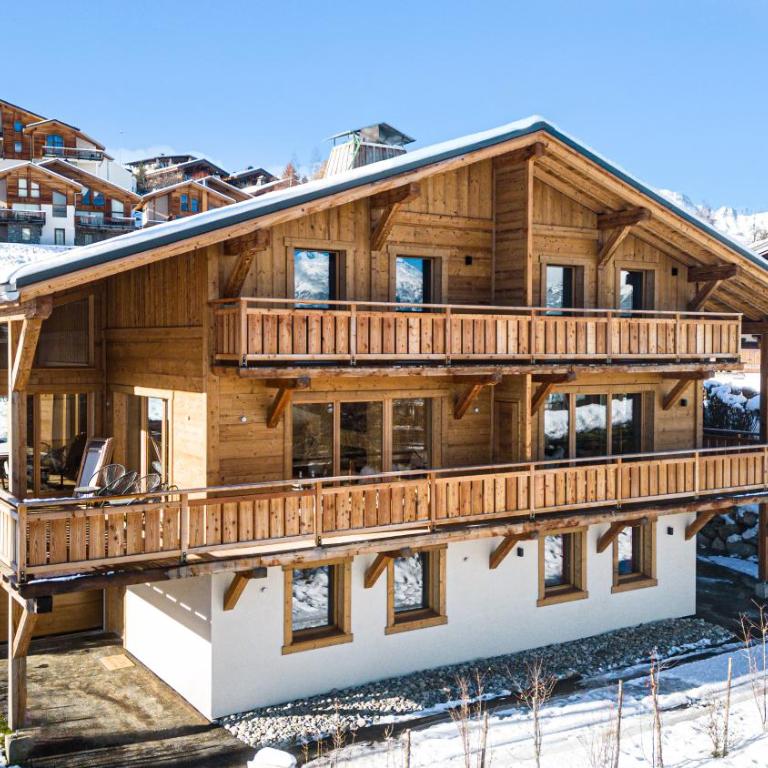 Chalet Tiki avec jacuzzi, terrasse, 5 chambres - Chalet - 7