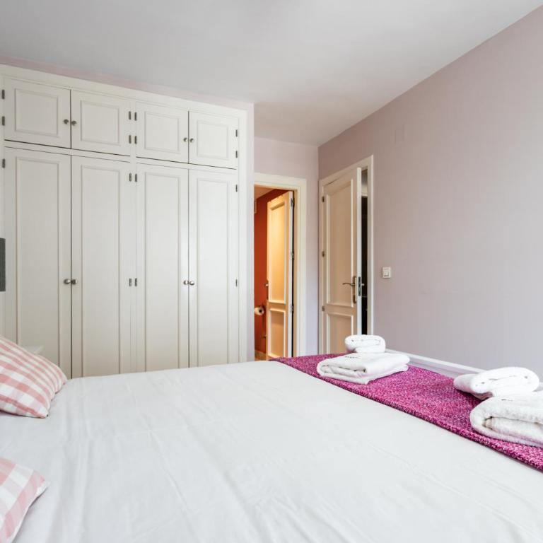 2 habitaciones y 2 baños, vista lateral mar Sofia 2 by Sur Suites - Two-Bedroom Apartment - 17