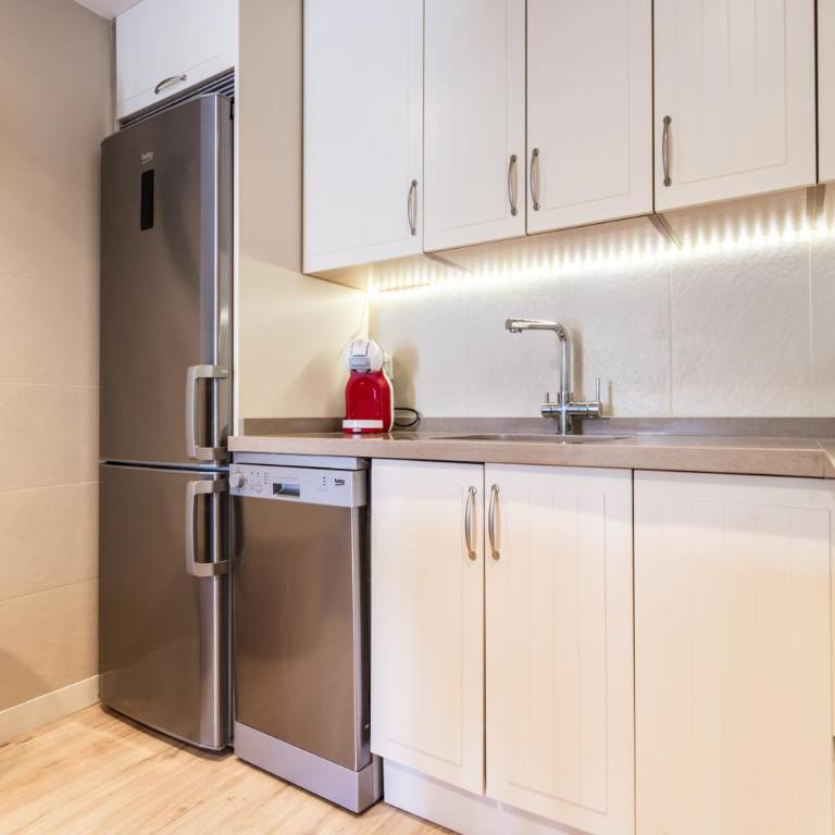 2 habitaciones y 2 baños, vista lateral mar Sofia 2 by Sur Suites - Two-Bedroom Apartment - 31