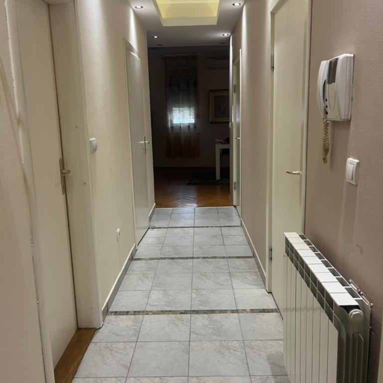 Sofia - Deluks Apartman sa 2 Spavaće Sobe i Balkonom - 2
