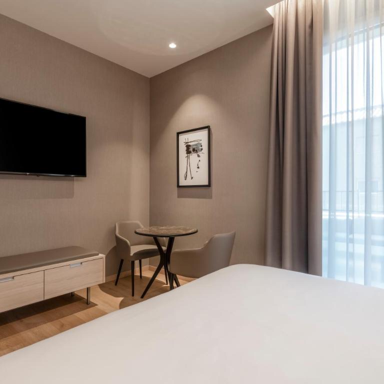 AC Hotel by Marriott Clodio Roma - Deluxe Room with Balcony - 6