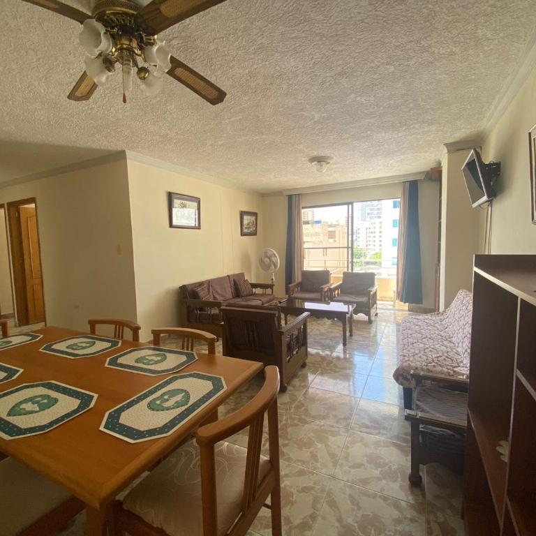 Apartamento Rodadero a lado CC Arrecifes - Three-Bedroom Apartment - 10