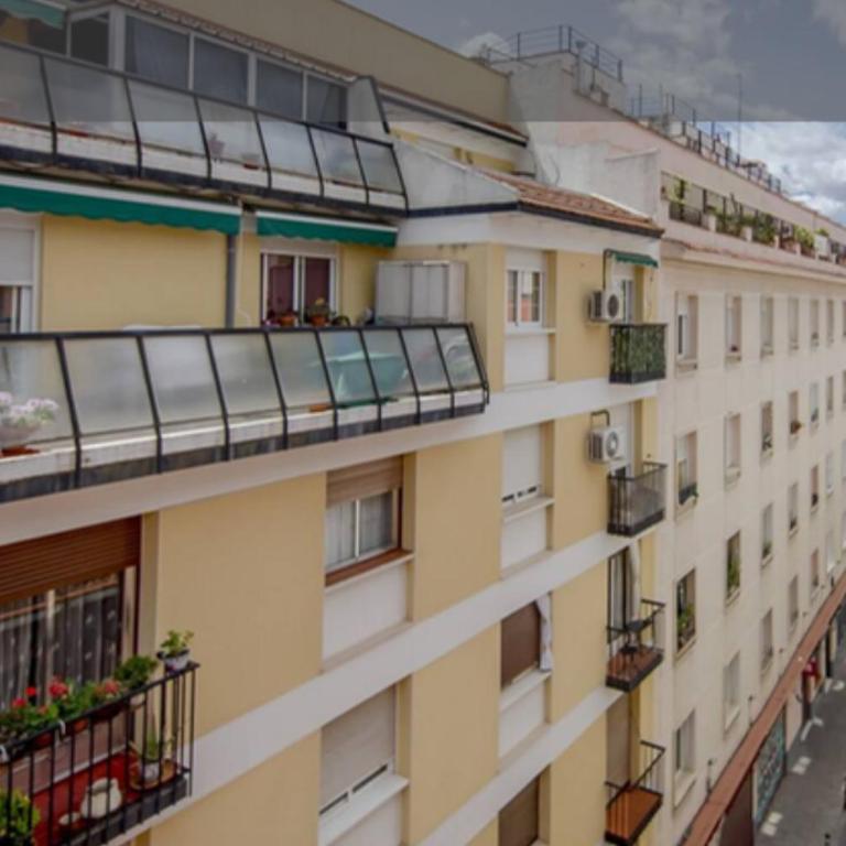 Practico Apt 7pax en Calle Santa Ana Centro de Madrid - Apartment - 54