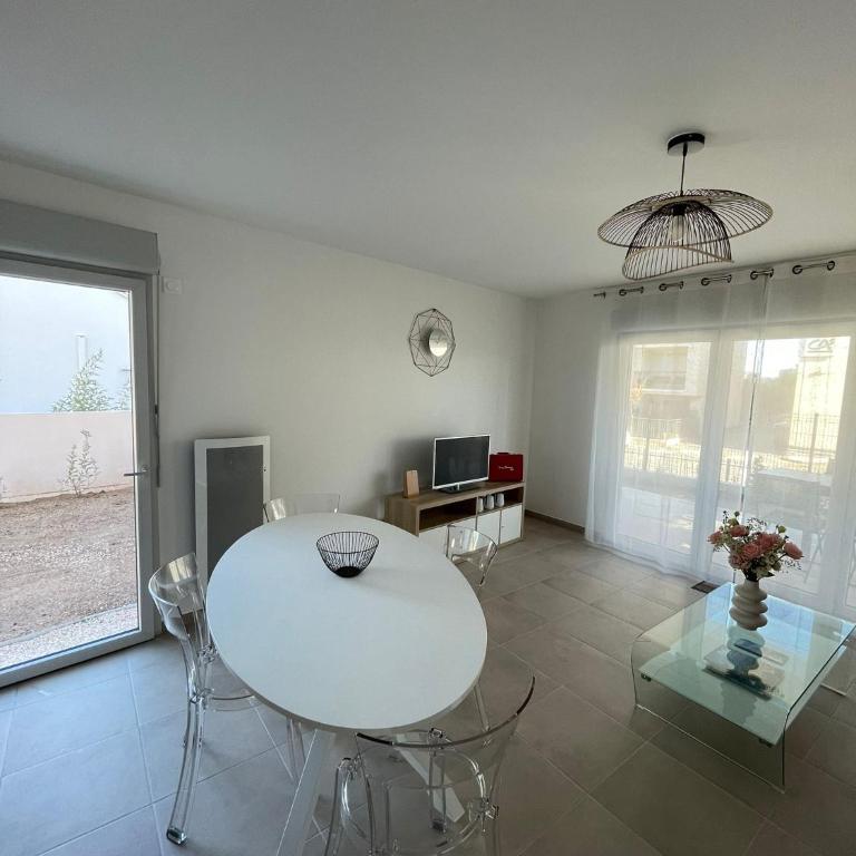 Appartement 2 chambres en rez de jardin avec piscine - Apartamento de 2 dormitorios - 3