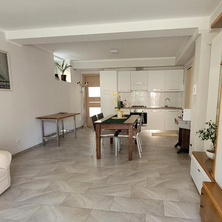 Alloggio Lù casa vacanze - Appartamento con 2 Camere da Letto e con Vista Montagna - 22