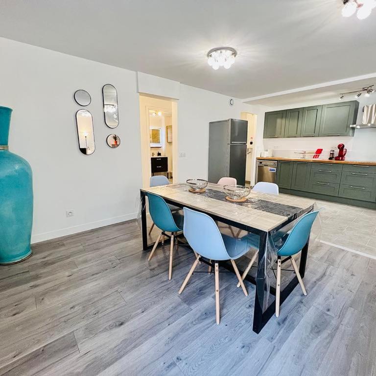 Le Nid du Sanctuaire - Two-Bedroom Apartment - 7