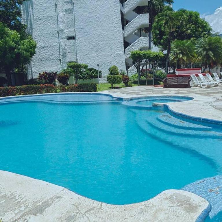 Familiar, amplio y con alberca - Apartamento de 3 dormitorios - 39