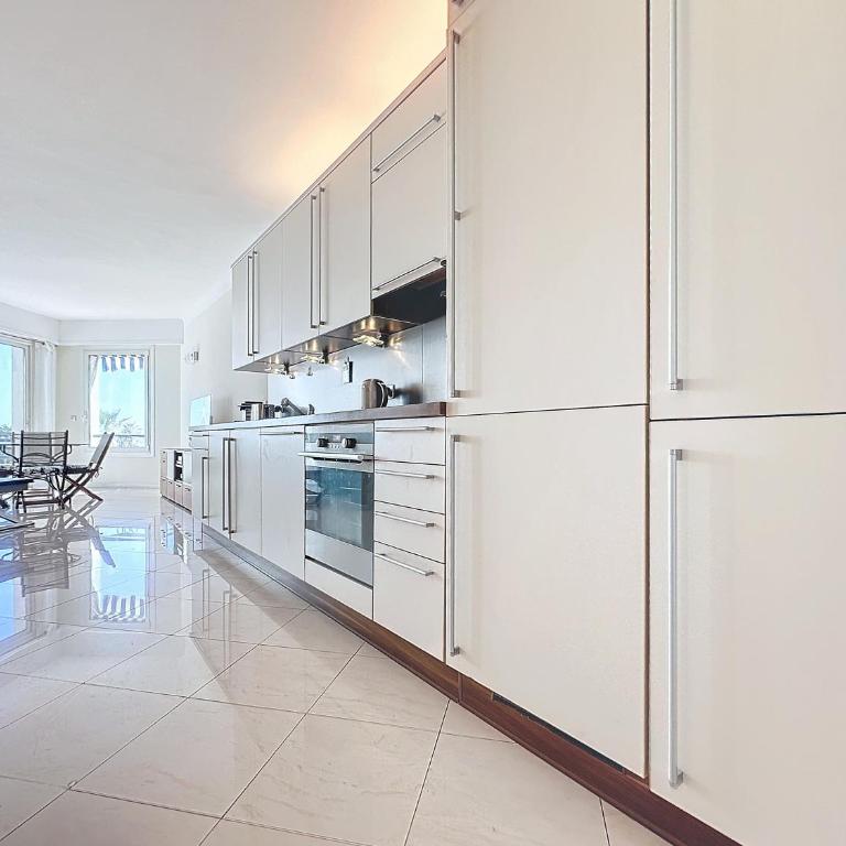 Luxury 1 bedroom Croisette Martinez direct sea view 241 - Appartement - Vue sur Mer - 12