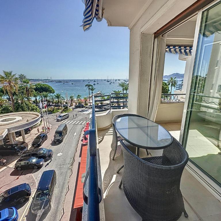 Luxury 1 bedroom Croisette Martinez direct sea view 241 - Appartement - Vue sur Mer - 1