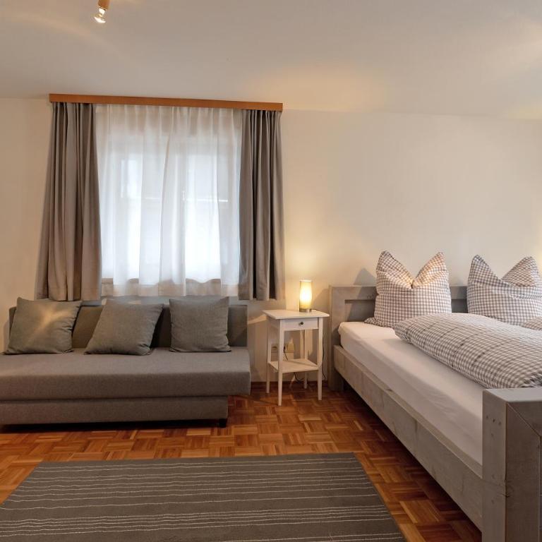 Ferienwohnungen Wies - Apartment mit Balkon - 3