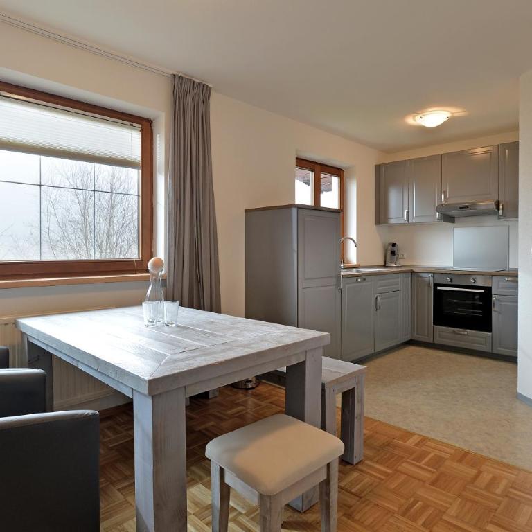 Ferienwohnungen Wies - Apartment mit Balkon - 1