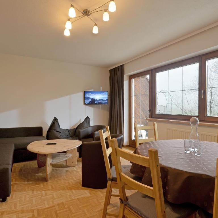 Ferienwohnungen Wies - Apartment mit Terrasse - 1