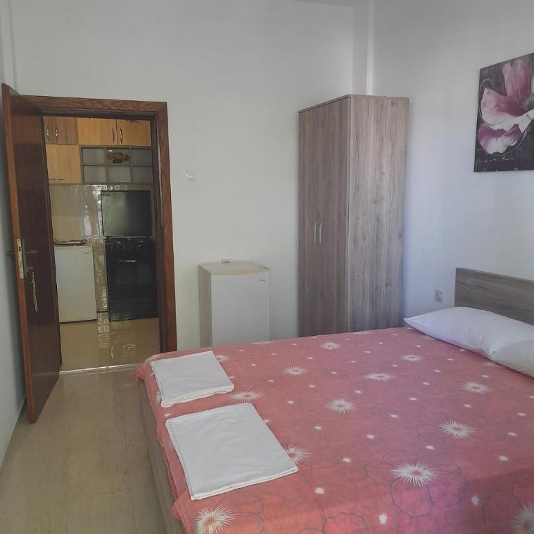Ulpiana - Apartments,Rooms,Hostel - Double Room with Balcony - 17